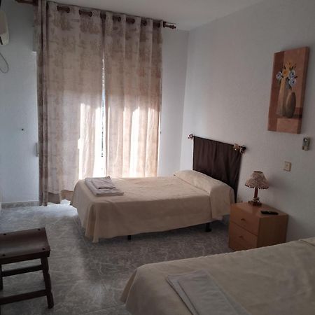 טלברה דה לה ריינה Hostal Restaurante El Labrador מראה חיצוני תמונה