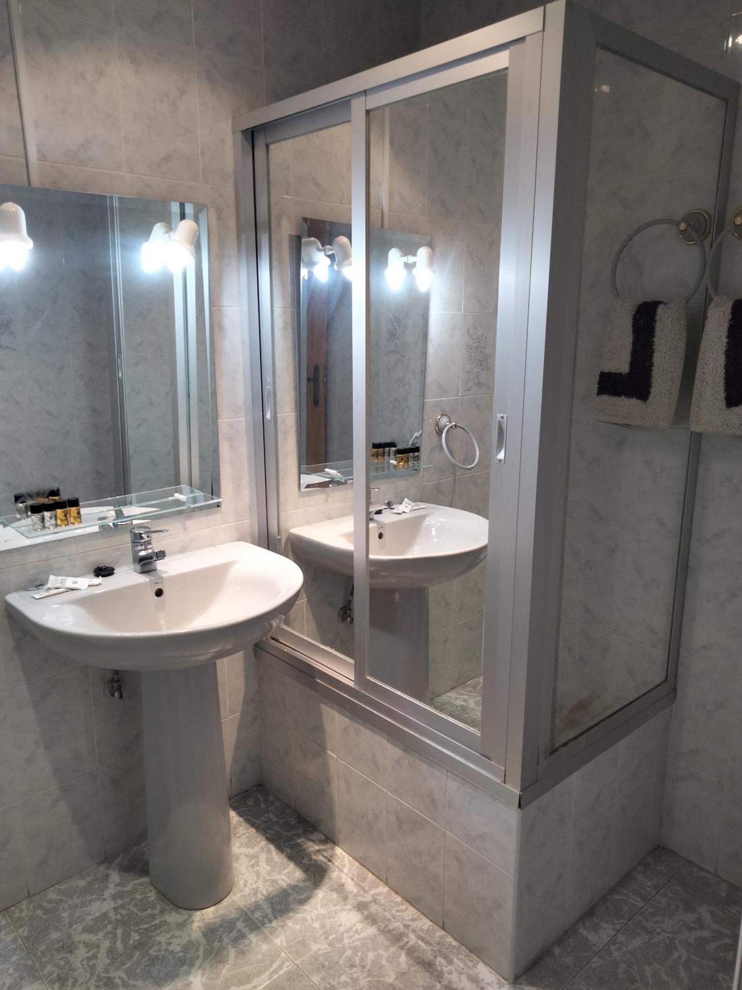 טלברה דה לה ריינה Hostal Restaurante El Labrador מראה חיצוני תמונה